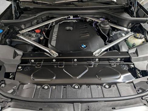 Used 2026 BMW X5 xDrive40i w/ M Sport Package AWD/4WD image 18