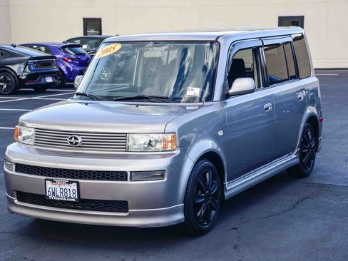 Used 2005 Scion xB image 3