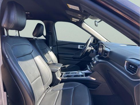 Used 2020 Ford Explorer XLT w/ Equipment Group 202A image 32
