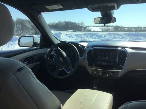 Used 2023 Chevrolet Traverse LS w/ Safety Package image 18