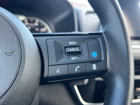 Used 2023 Nissan Rogue SV FWD image 25