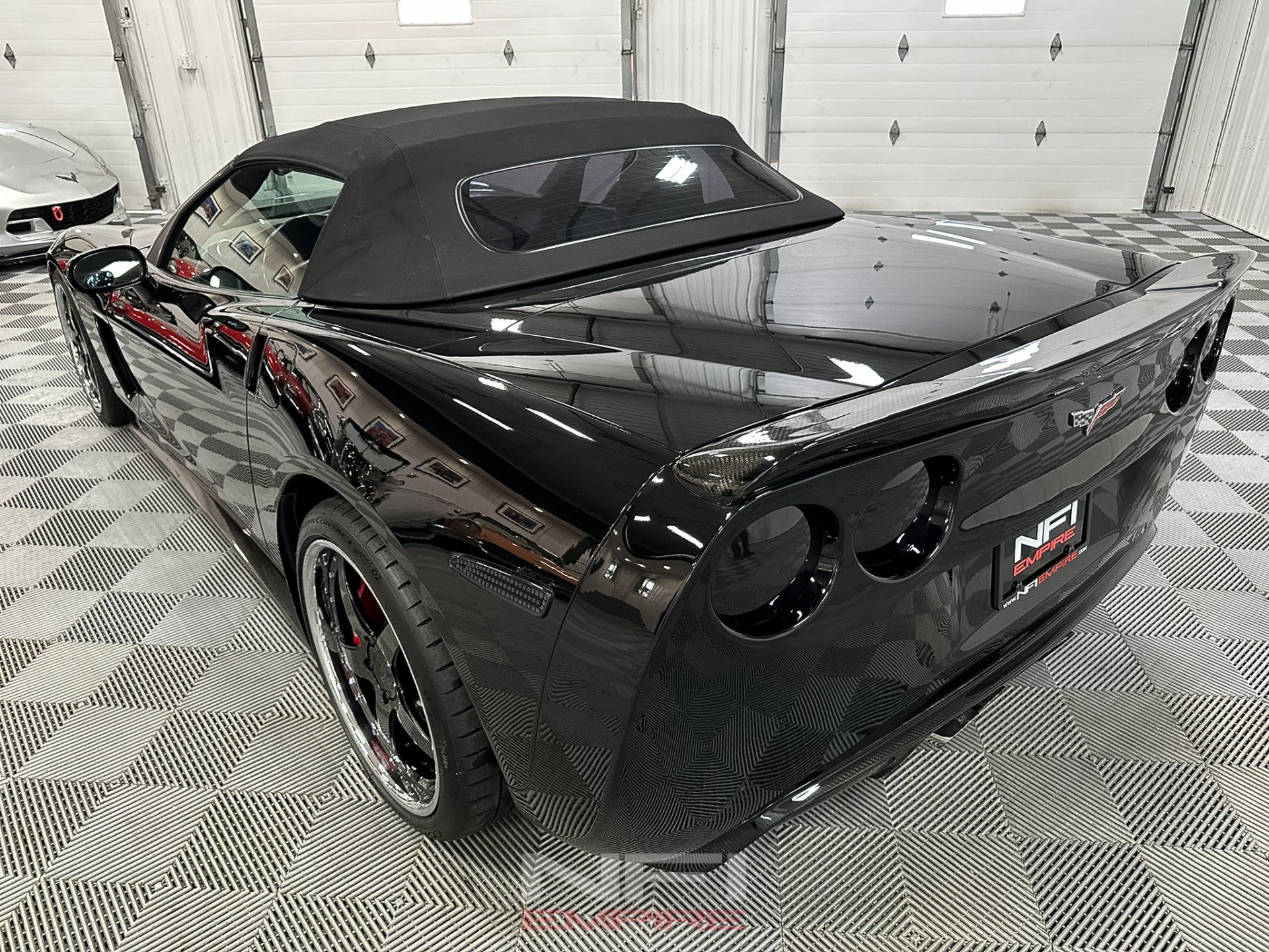 Used 2006 Chevrolet Corvette Coupe w/ Preferred Equipment Group RWD image 19