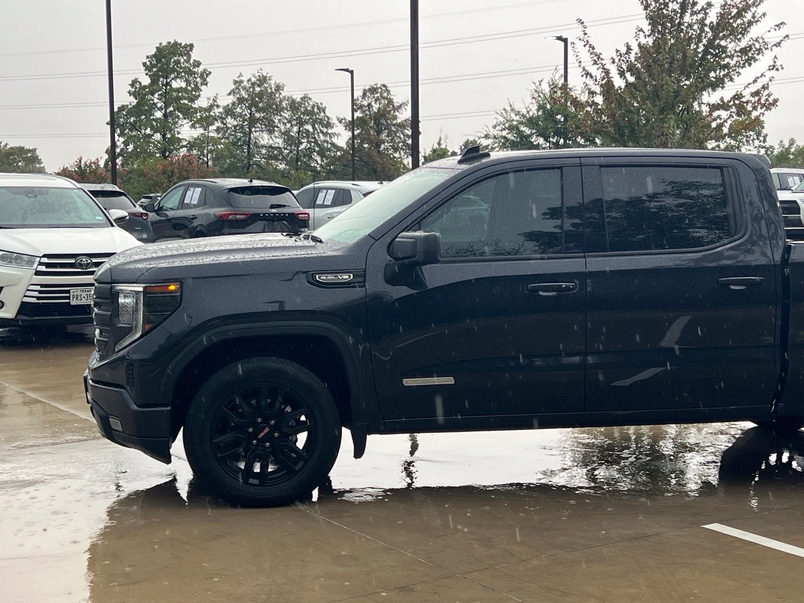 Used 2023 GMC Sierra 1500 Elevation RWD image 7