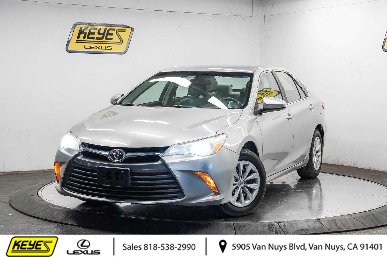 Used 2016 Toyota Camry LE FWD image 1