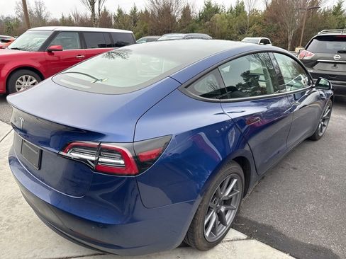 Used 2021 Tesla Model 3 Standard Range Plus image 5