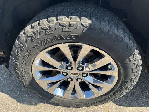 Used 2017 Ford F150 XLT w/ Equipment Group 302A Luxury AWD/4WD image 15