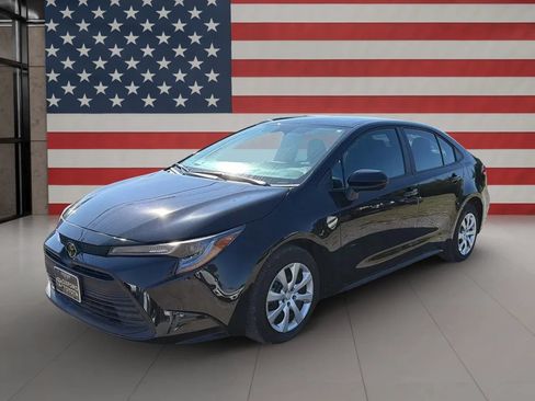 Used 2026 Toyota Corolla LE FWD image 1
