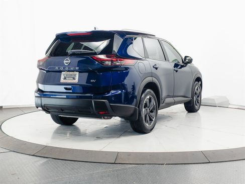 Used 2024 Nissan Rogue SV w/ SV Premium Package FWD image 11