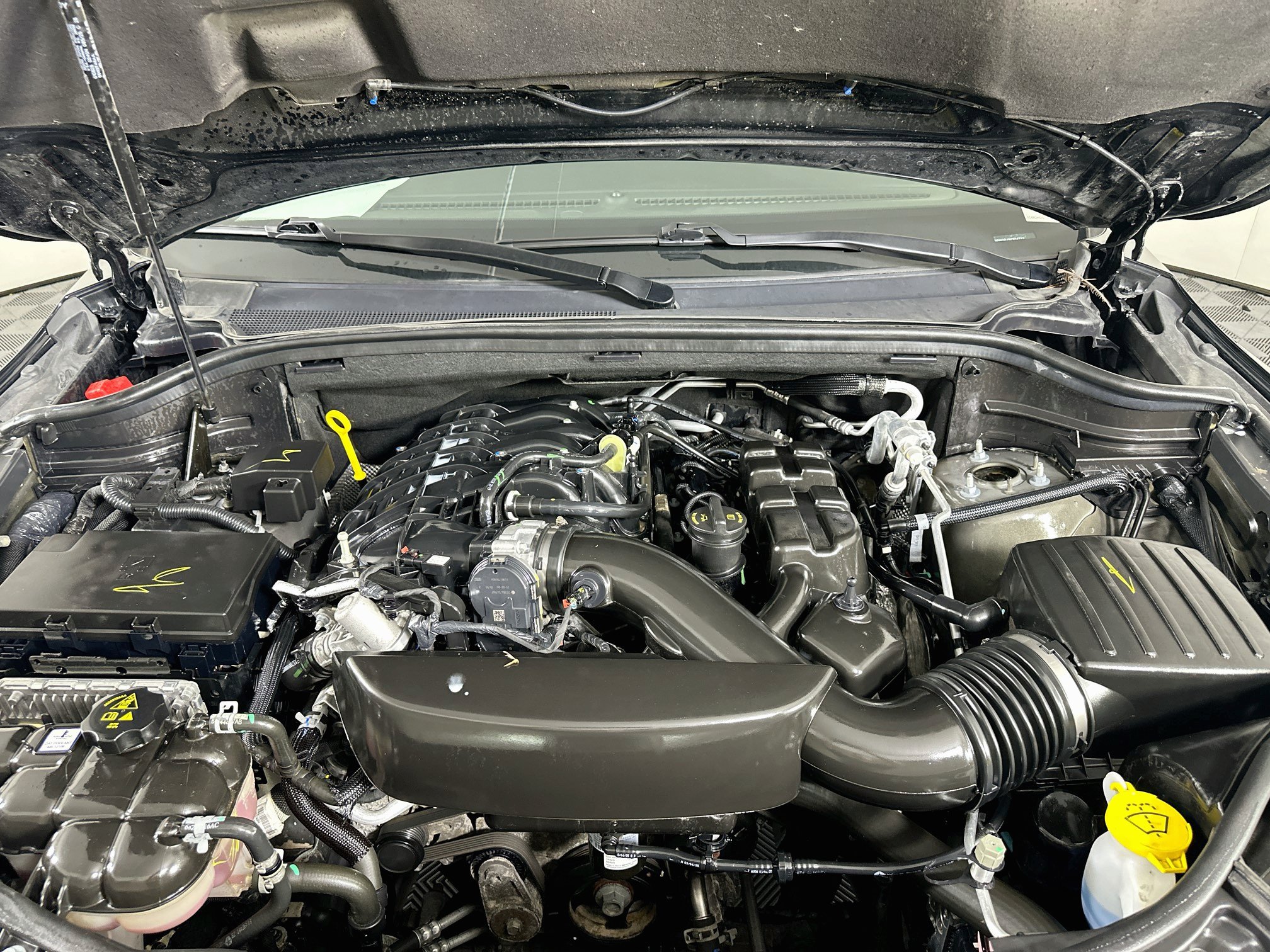 Used 2025 Dodge Durango GT RWD image 36