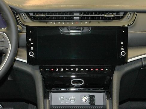New 2026 Jeep Grand Cherokee L Limited AWD/4WD image 14