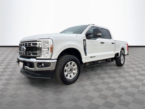 Used 2024 Ford F250 XLT image 3