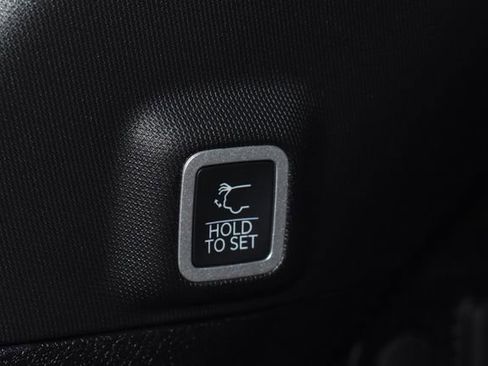 New 2025 Jeep Grand Cherokee Limited image 32