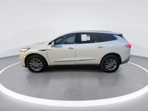 Used 2023 Buick Enclave Essence image 5