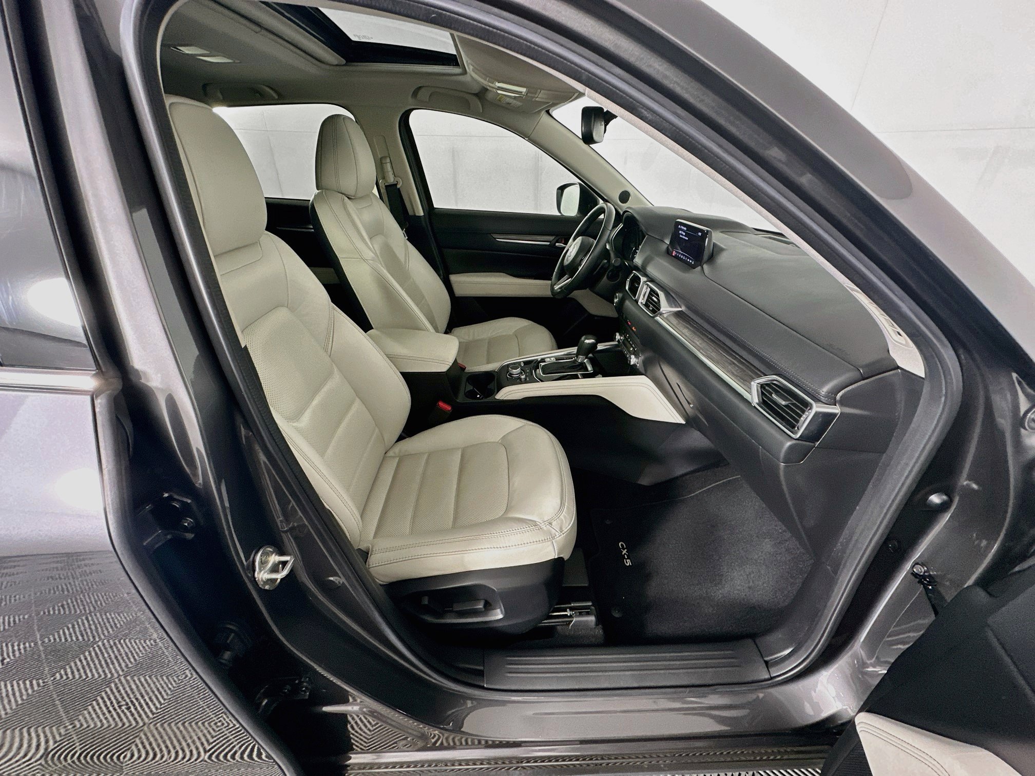 Used 2020 MAZDA CX-5 Grand Touring w/ GT Premium Package FWD image 31
