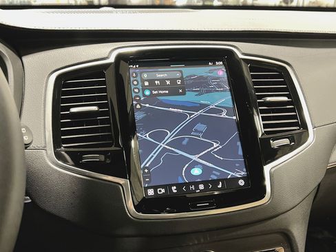 Used 2023 Volvo XC90 B6 Ultimate w/ Protection Package Premier image 20