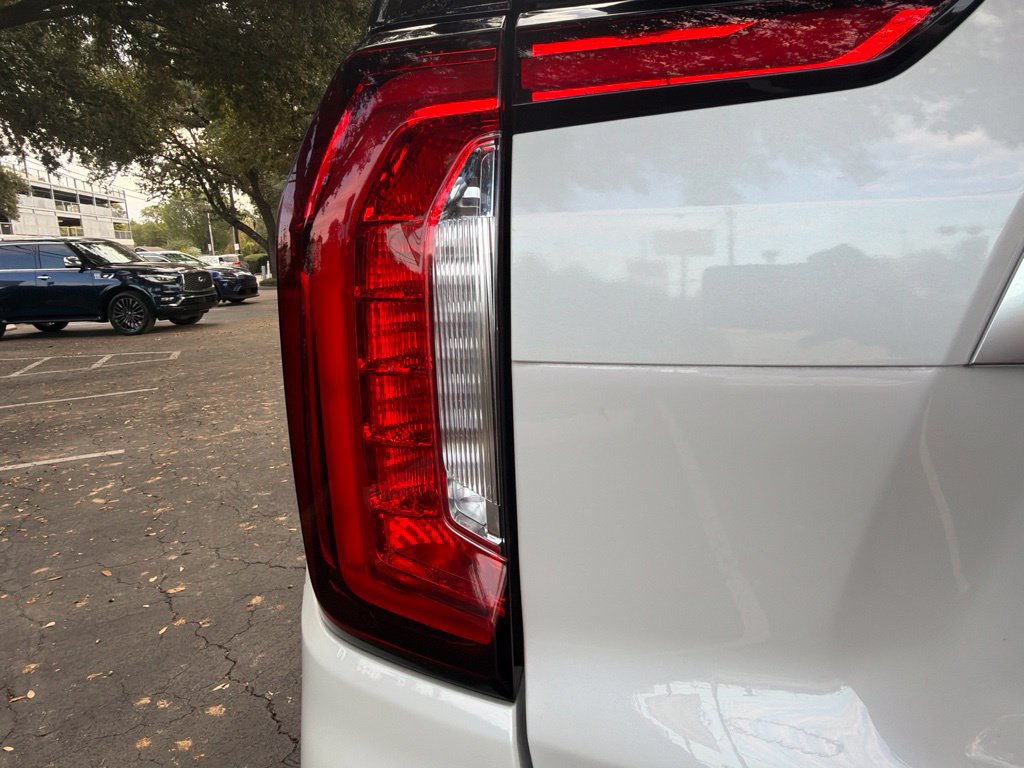 Used 2021 GMC Yukon Denali w/ Denali Premium Package AWD/4WD image 12