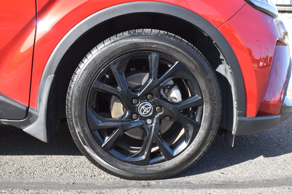 Used 2021 Toyota C-HR Limited FWD image 28
