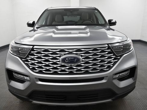 Used 2023 Ford Explorer Platinum w/ Technology Package image 2