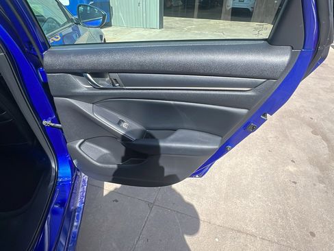 Used 2018 Honda Accord Sport image 17