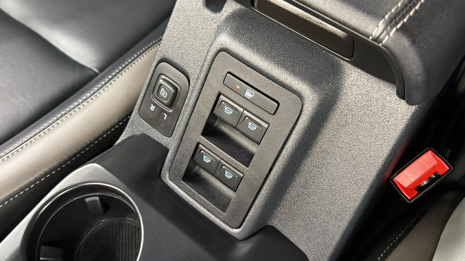 Used 2025 Ford Bronco Outer Banks AWD/4WD image 25