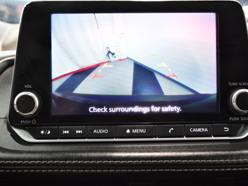 Used 2023 Nissan Rogue S AWD/4WD image 24