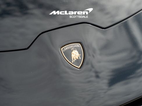 Used 2019 Lamborghini Huracan Performante AWD/4WD image 21