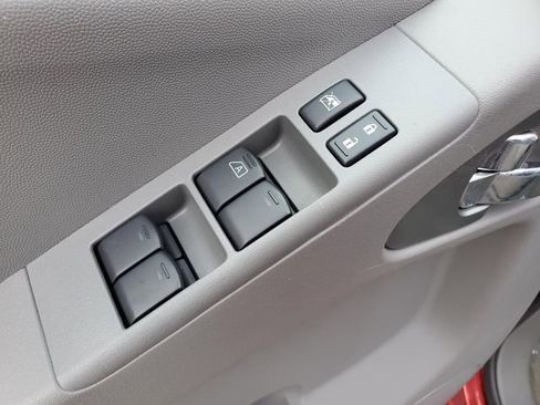 Used 2012 Nissan Frontier SV w/ SV Premium Utility Pkg image 16