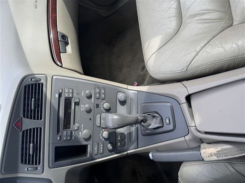 Used 2002 Volvo S60 2.4T image 17