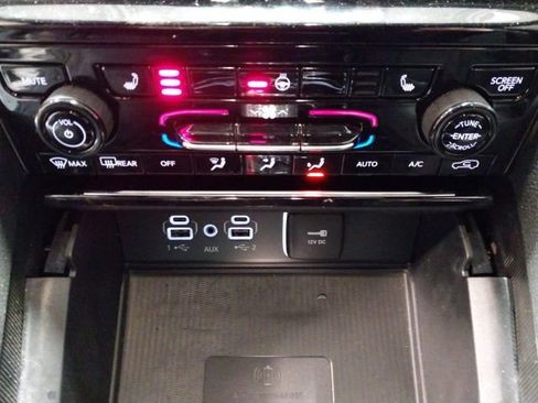 Used 2024 Jeep Grand Cherokee Altitude image 15