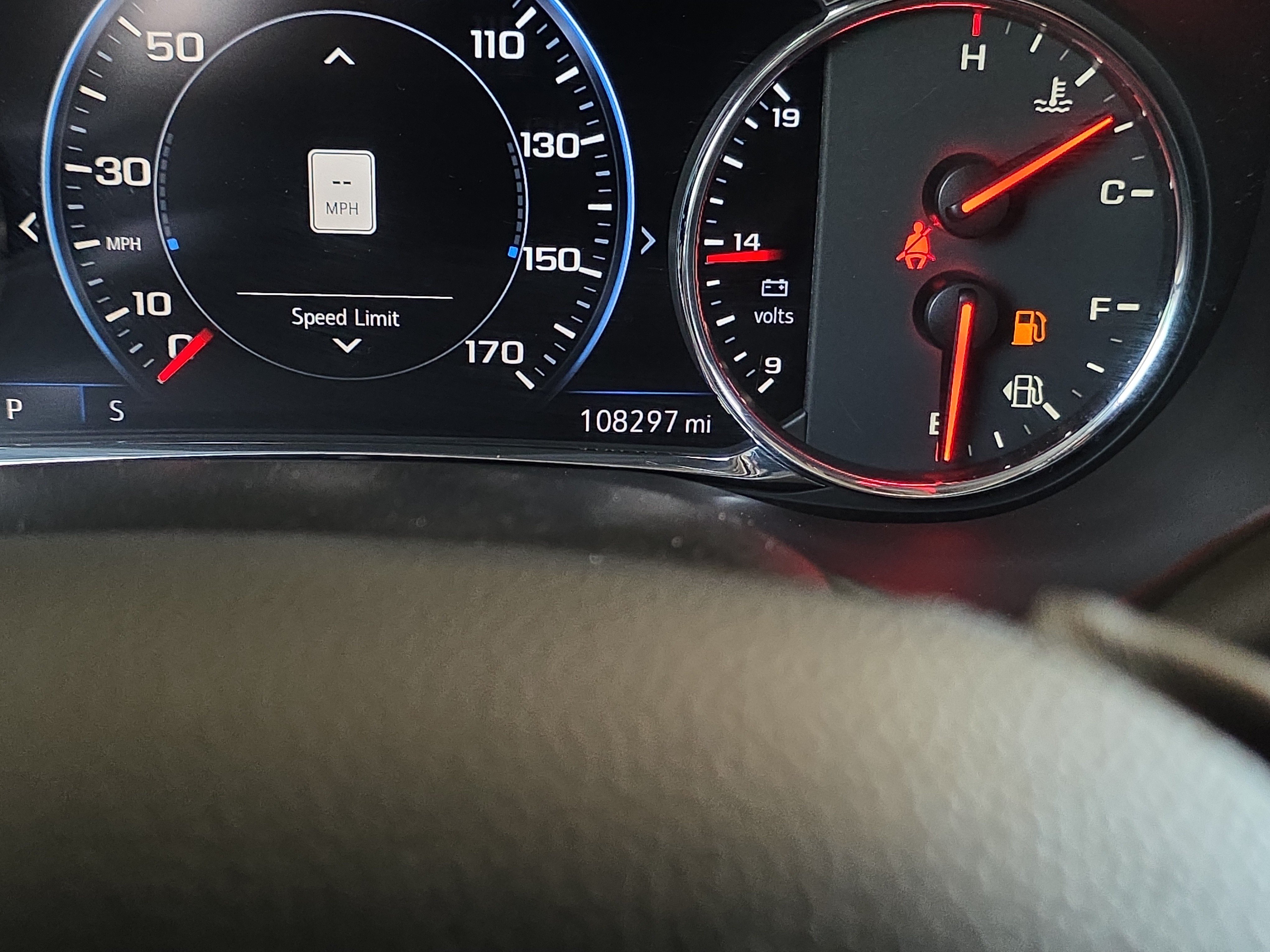 Used 2021 GMC Acadia SLT w/ Elevation Edition FWD image 16