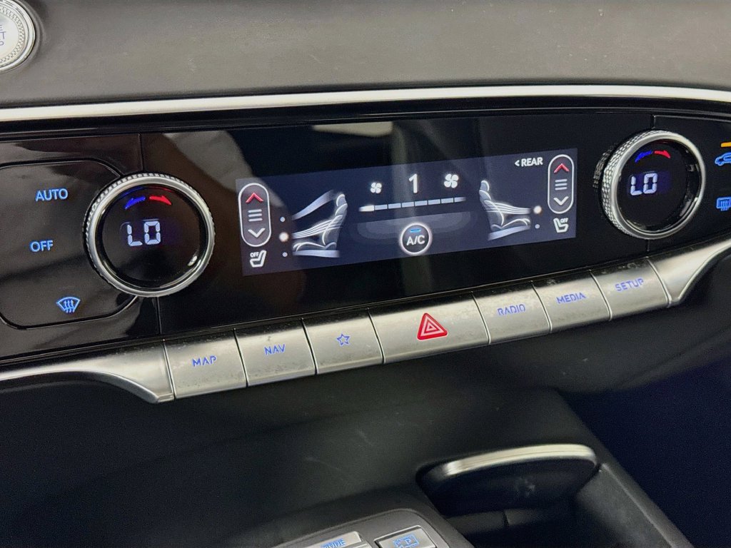 Used 2023 Genesis GV70 2.5T AWD/4WD image 19