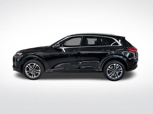 Certified 2025 Audi Q5 Premium w/ Convenience Package AWD/4WD image 2