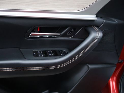 Used 2025 MAZDA CX-70 Plug-In Hybrid w/ Premium Pkg image 24