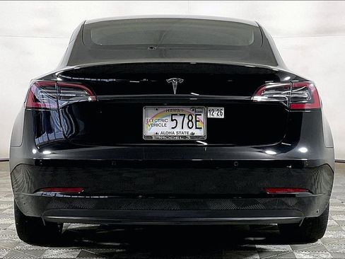 Used 2018 Tesla Model 3 Mid Range RWD image 3