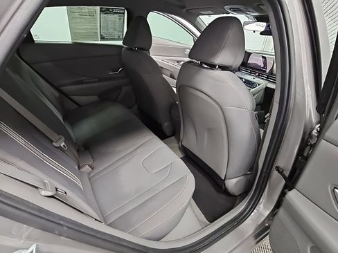 Used 2023 Hyundai Elantra SEL w/ Convenience Package image 31