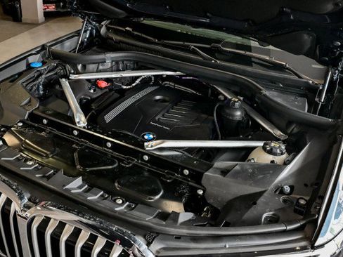 Used 2022 BMW X7 xDrive40i w/ Premium Package image 57