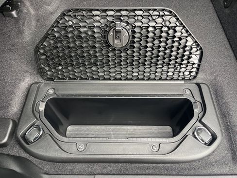 New 2026 RAM 1500 Laramie w/ Sport Appearance Package AWD/4WD image 30