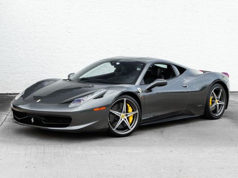 Used 2013 Ferrari 458 Italia Coupe RWD image 1