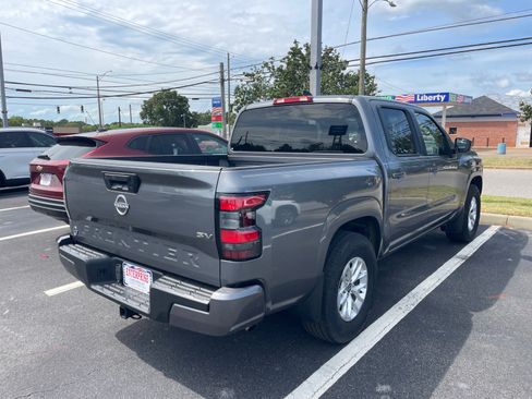 Used 2024 Nissan Frontier SV RWD image 15