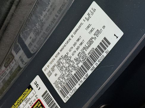 Used 2025 Toyota Tacoma TRD Off-Road image 12