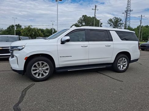 Used 2023 Chevrolet Suburban Premier RWD image 8