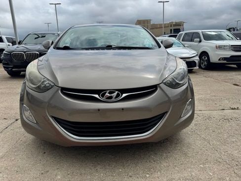 Used 2013 Hyundai Elantra GLS w/ Preferred Pkg FWD image 2