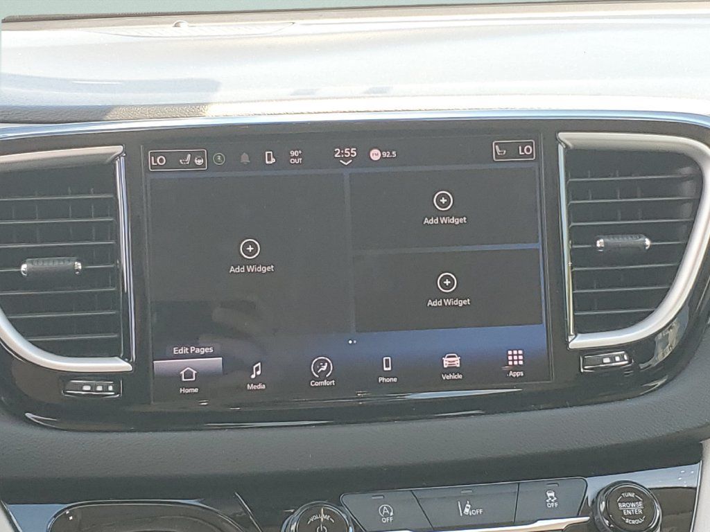 Used 2022 Chrysler Pacifica Touring-L FWD image 14