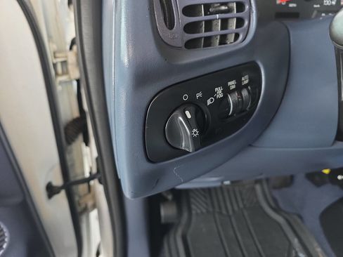 Used 1999 Ford F150 XLT image 12