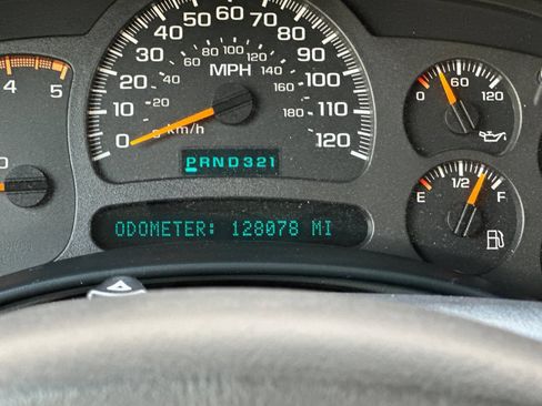 Used 2003 Chevrolet Silverado 2500 LT w/ Skid Plate Package AWD/4WD image 22