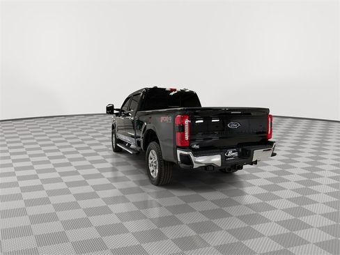 Used 2024 Ford F250 Lariat w/ Chrome Package image 8