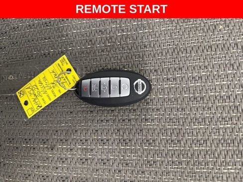 Certified 2022 Nissan Versa SR FWD image 8