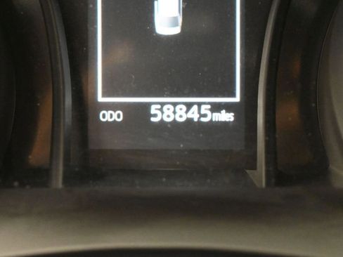 Used 2021 Toyota Camry SE FWD image 29