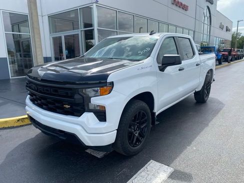 Used 2023 Chevrolet Silverado 1500 Custom image 4