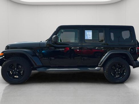 Used 2021 Jeep Wrangler Unlimited Sahara AWD/4WD image 9